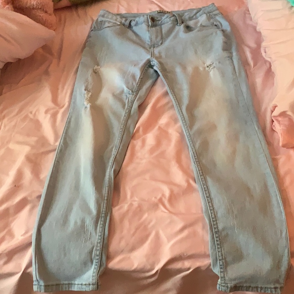 brand (encore), size (15), color (light blue).